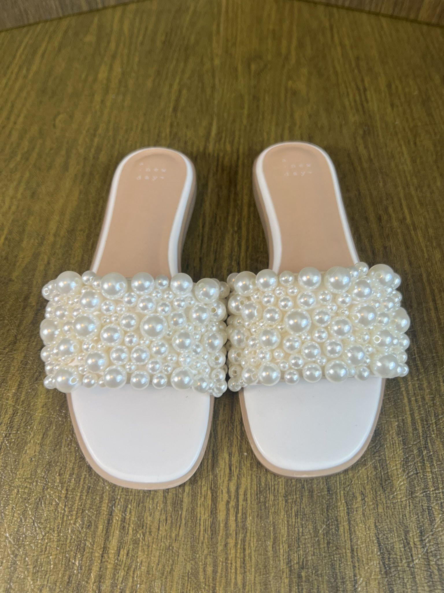 WEDDING / A New Day Slip on Sandals / Special Occassion Bridal Shoes / Woman’s 6.5 / New w/o Box / Only tried on, never outside