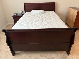 Queen Bedroom Set