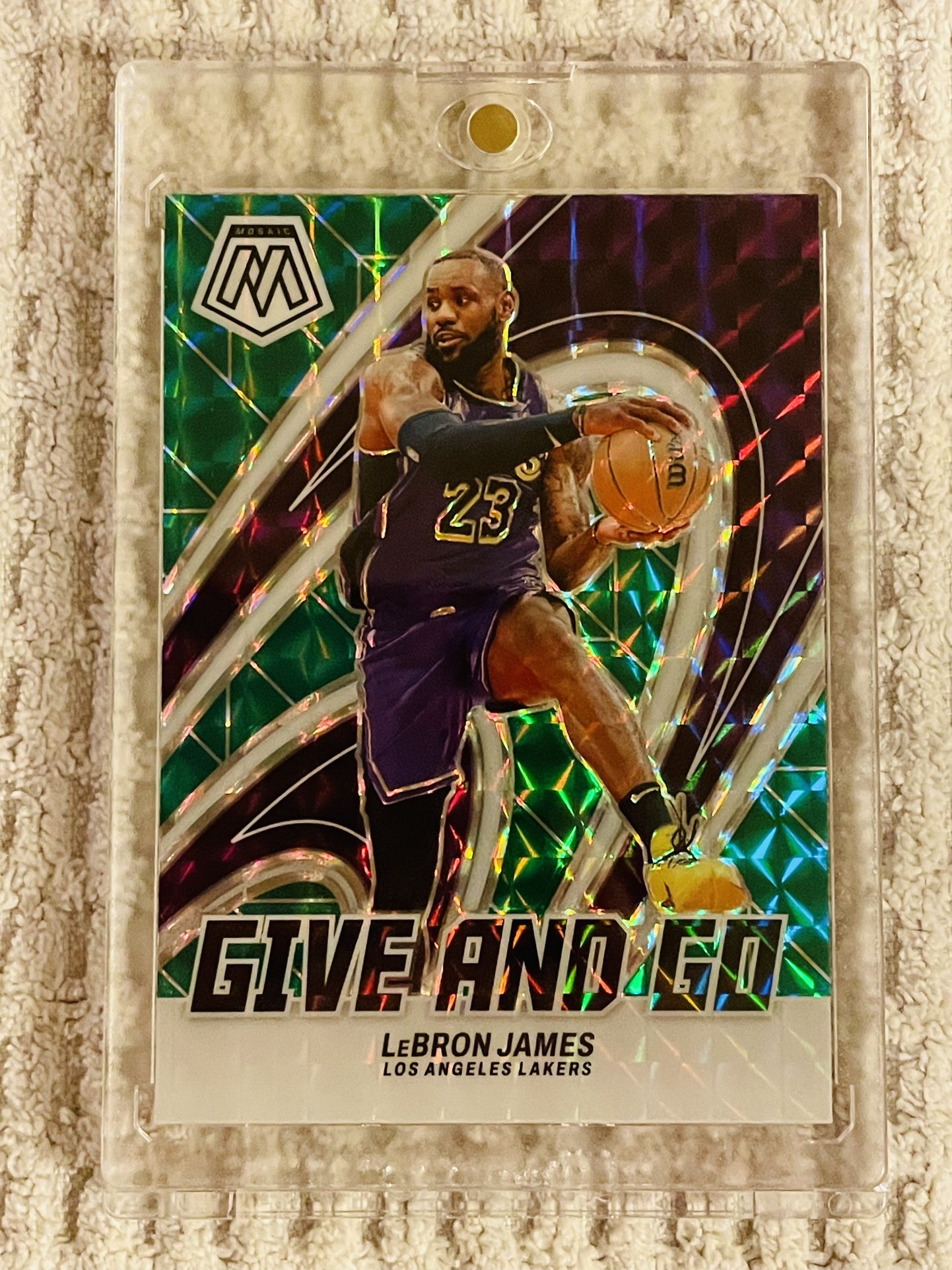 LeBron James Los Angeles Lakers 2023-24 Panini Mosaic Give And Go Green Mosaic Prizm!