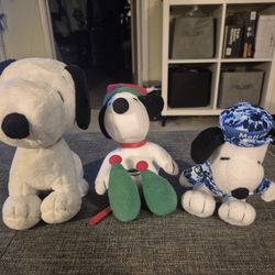 Snoopy plushies 20 for set. Read description for seperate prices