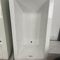 Jacuzzi Bianca 66" Freestanding Soaking Bathtub