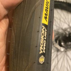 Mavic - 700x25c Brand New Tire - Tubeless Ready