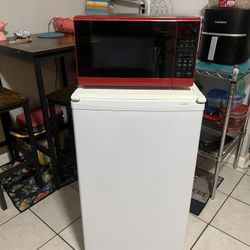Microwave & Mini fridge 