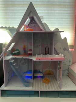 Snow Lol Doll House
