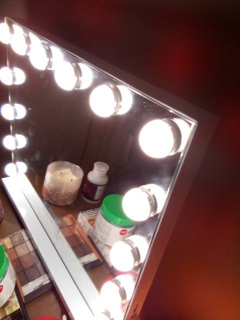 Fenair Bluetooth Makeup Mirror with Lights and Speaker