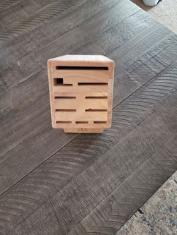 BUTCHER BLOCK KNIFE HOLDER