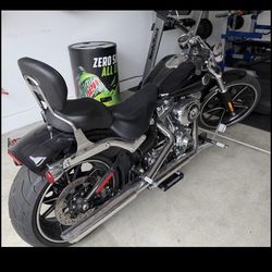 2015 Harley-Davidson Softail Breakout – Low Mileage & Custom Upgrades!