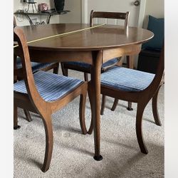 44” Round Dining Table With 4 Chairs 