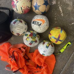 Bag With 7 Size 3 Balls. 