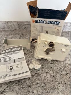 Black and Decker Spacemaker Can Opener