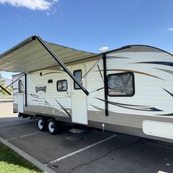 2016 Wildwood X Lite 27ft Sleeps 9 Clean Title 