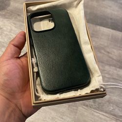 Handcrafted Premium Italian Leather Case for iPhone 16 Pro - [Built-in Camera Control] - Compatible with Magsafe - Two-Tone Effect with Unique Patina 