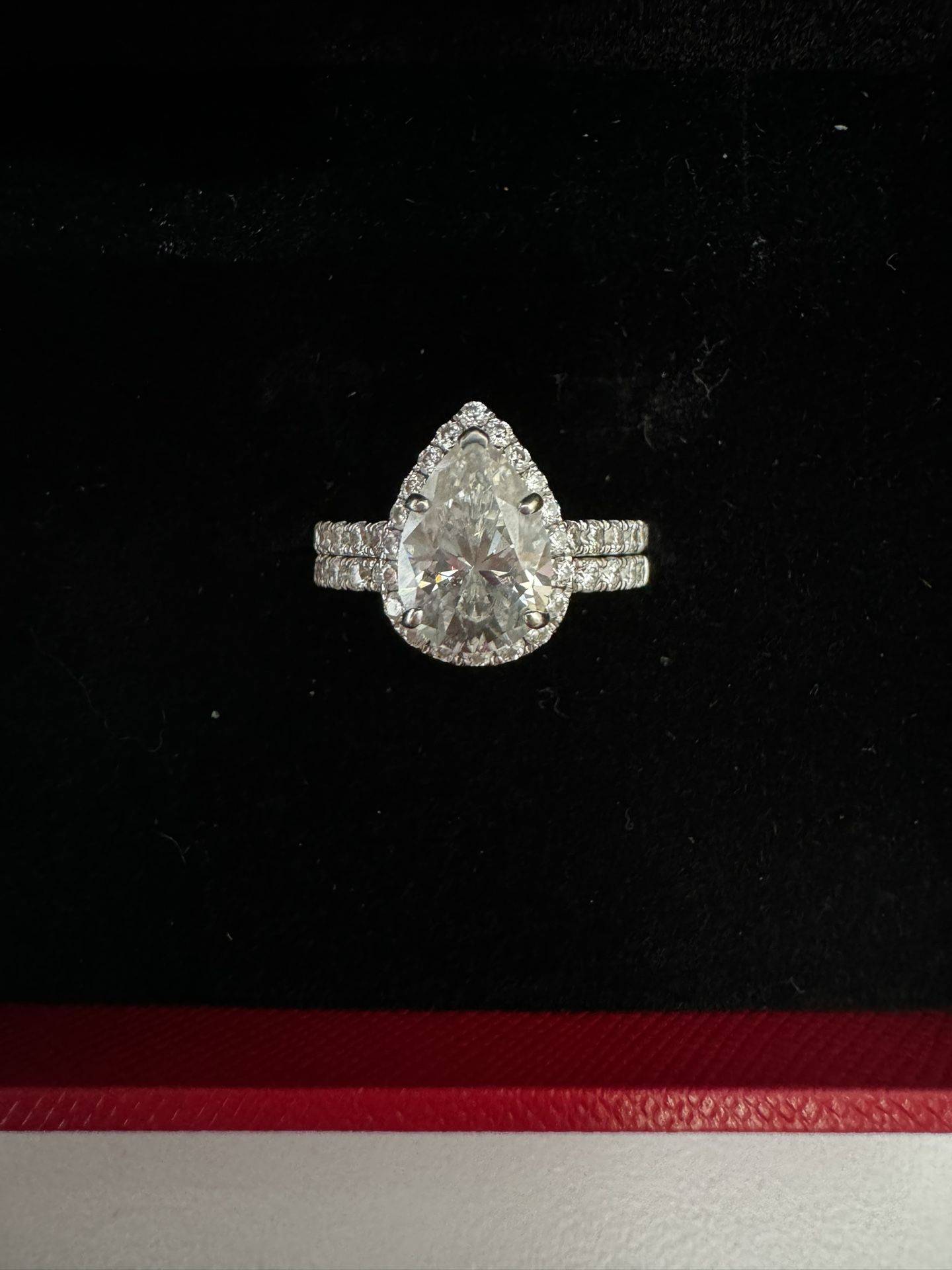 Pear Shaped Bridal Set