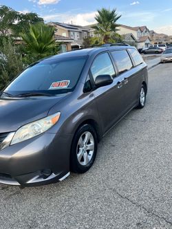 2011 Toyota Sienna