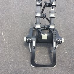 Thule 3 bike rack holder for a car.