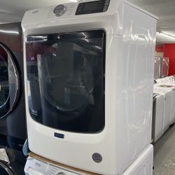 New Scratch And Dent Maytag Washer And Dryer Set. 1 Year Warranty 
