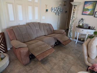 Recliner sofa - battery powered
