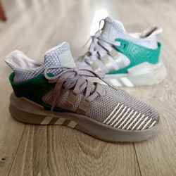 Men’s Adidas Size 9.5