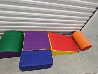 Soft zone climb and crawl building blocks
