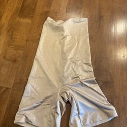 Woman’s Spanx Shapewear Pants Size Small Can Ship 