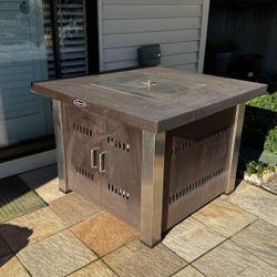 38'' Outdoor Propane Gas Fire Pit Table with Clear Fireglass, Tank $165