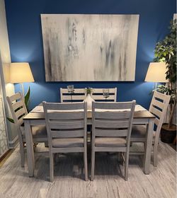 Beautiful Dining Set Good Condition!!! Table with 6 Chairs! I Can Deliver.