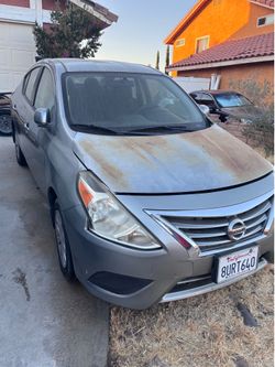 2014 Nissan Versa SV