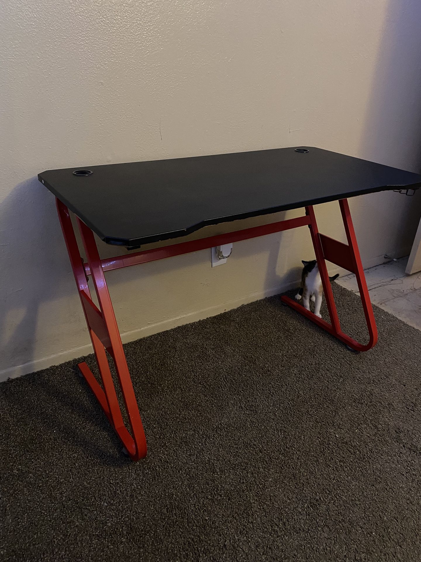 Black & red Desk/ Gaming desk