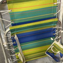 Short beach lawn chair