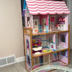 Doll House 4’ Feet Tall
