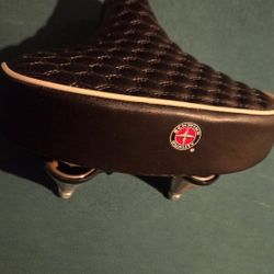 Schwinn Comfort Bike SEAT Brand New