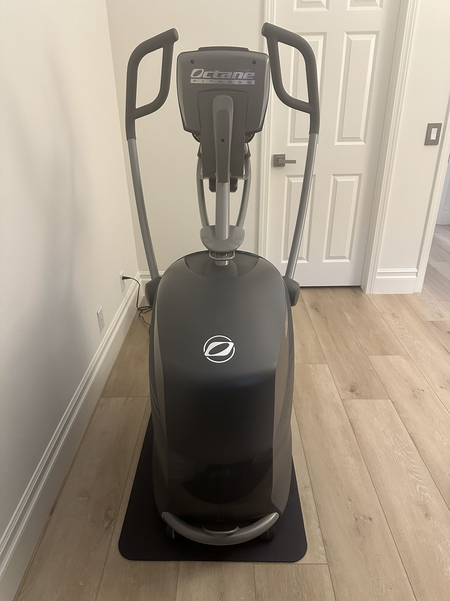 Octane Fitness Q37ci Elliptical