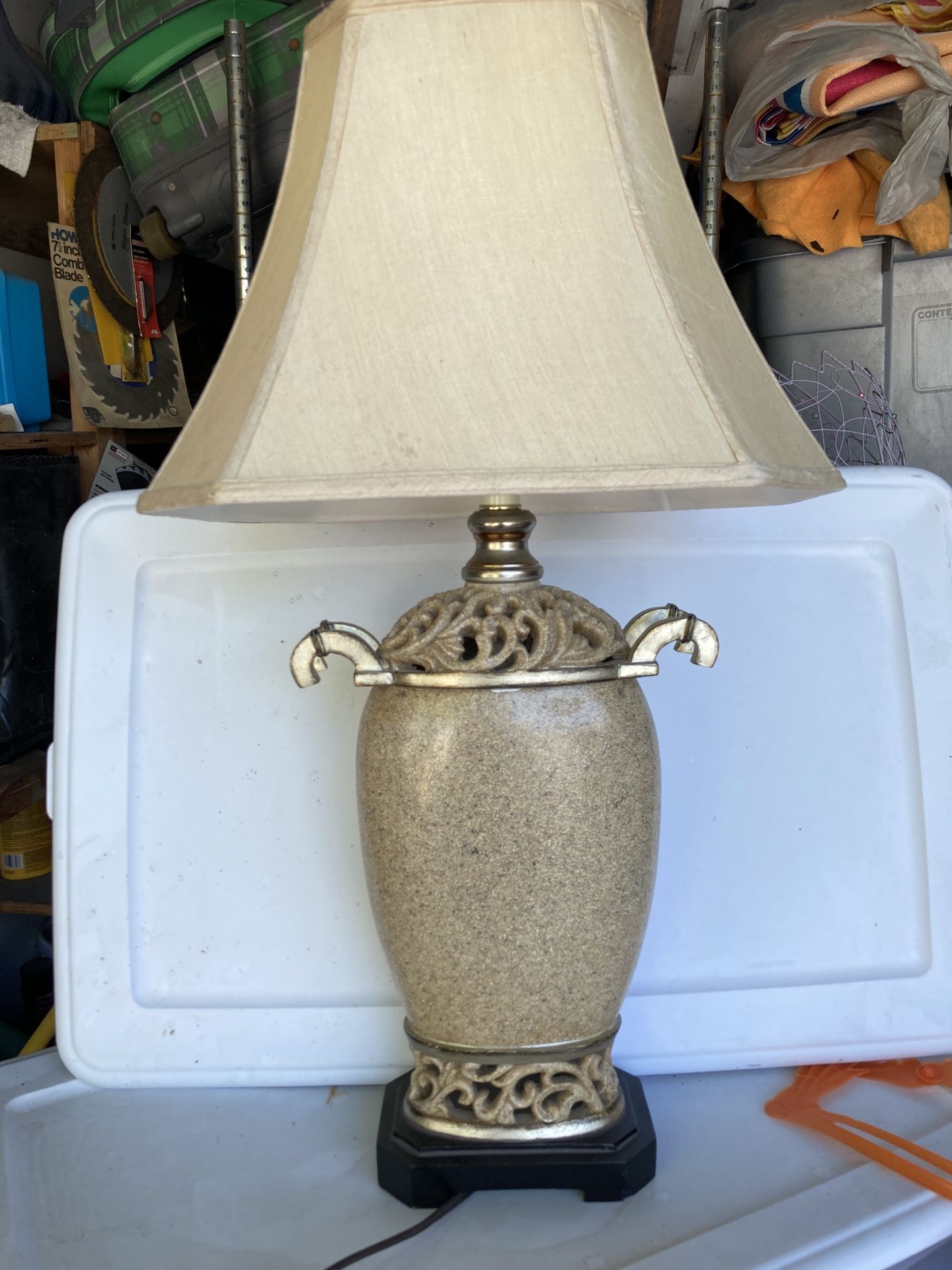 Lamp w shade