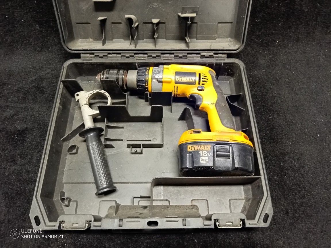18 Volts DeWalt Hammer Drill