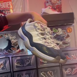 Air Jordan 11 Lows Navy SnakeSkins Size 9