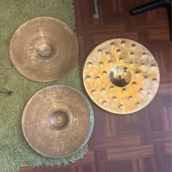 Top and Bottom hi hats with Hammered Crash