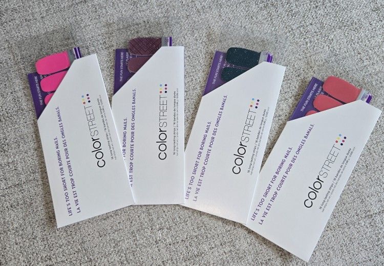 COLORSTREET Nail Strips
Please Read Description