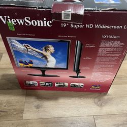 Brand new View Sonic 19" super HD Widescreen LCD VX1962wm HDMI, Dynamic picture