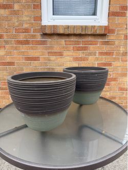 Large Vtg Made in USA Resin Planter Pots (2)– Matte Brown & Olive Green Finish