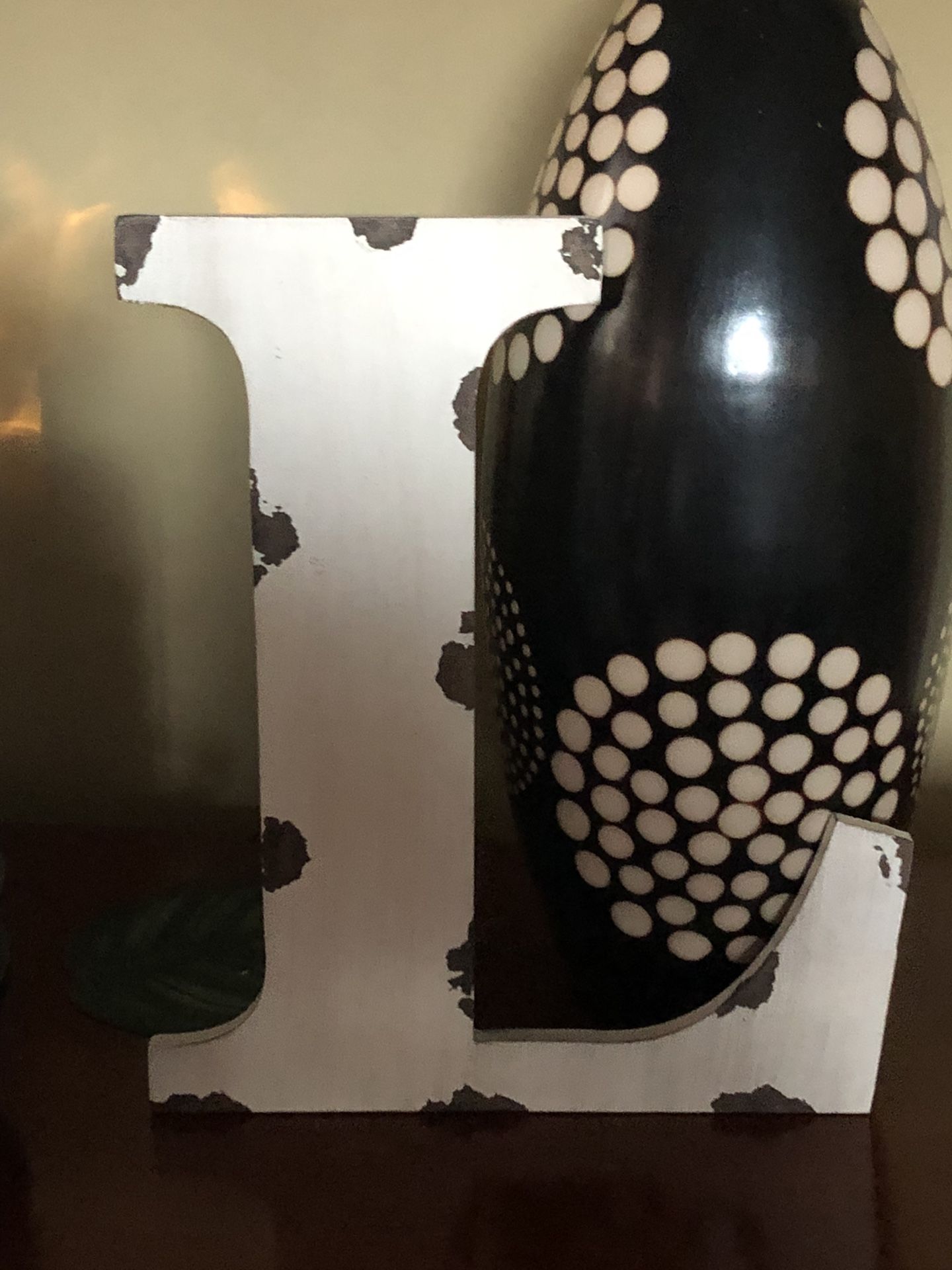 “L” Wall Decor