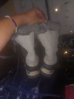 Khombu Emily Women's Winter Snow Boots - Size 10 - Gray Suede-Barely Worn