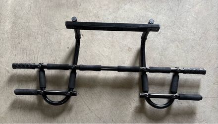 Multi-Grip Doorway Pull-Up Bar - Good Condition