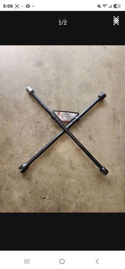 Lug wrench