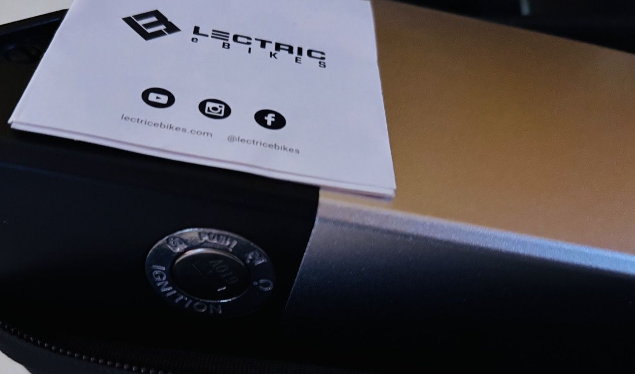 XP Step-Thru Long-Range Battery 3.0, Battery Case, Charger. NEW,