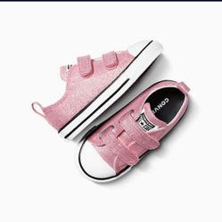 New Toddler’s Pink Converse