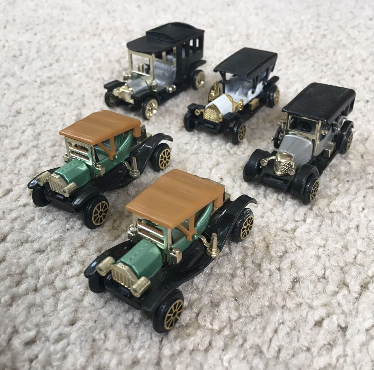 Lot of 5 Vintage High Speed Diecast Plastic Cars No. HF9088, 304 (2), 305, 306