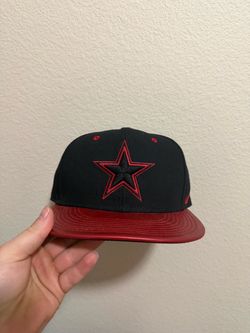 Nike Dallas Cowboys snapback cap with red star logo on black background size 7 3/4