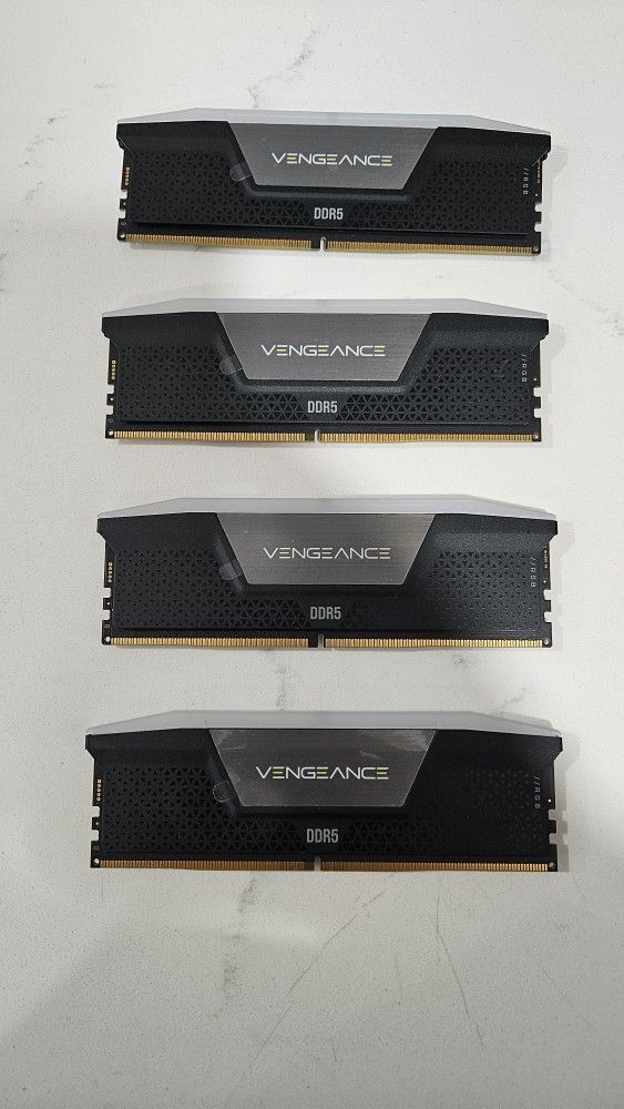 Corsair Vengeance 4×16 Rgb RAM 5200mhz