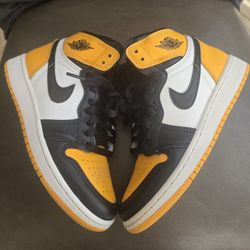 Air Jordan 1s Retro Size 3.5youth