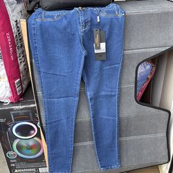 Ladies Jean    ❄️New